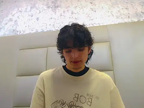 Snapshot of Sr_BonnyEthan chatting on February 7, 1:26 pm Sr BonnyEthan online show from February 7, 1:26 pm