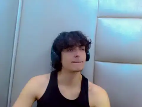 Snapshot of Sr_BonnyEthan chatting on February 25, 12:59 pm Sr BonnyEthan online show from February 25, 12:59 pm