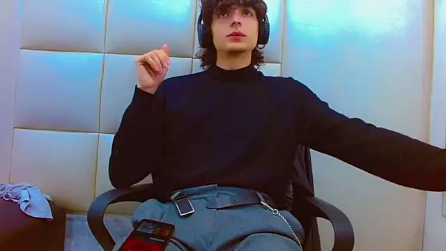 Snapshot of Sr_BonnyEthan chatting on March 3, 1:06 pm Sr BonnyEthan online show from March 3, 1:06 pm