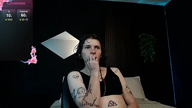 pretty cristal69 online show from February 13, 12:56 pm