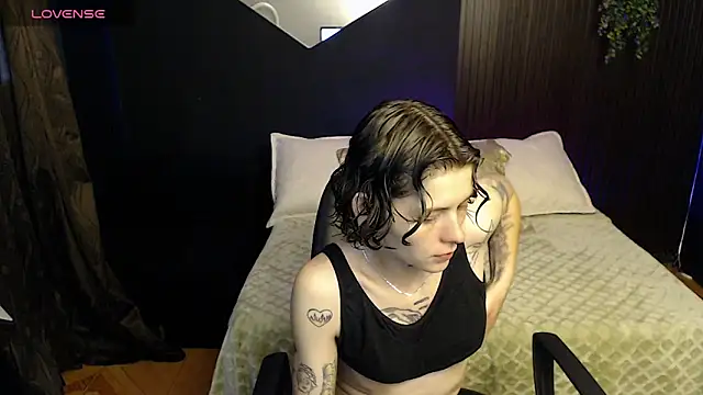 pretty cristal69 online show from February 19, 11:50 am