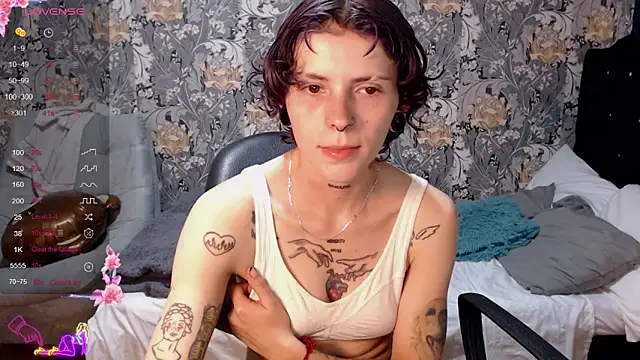 pretty cristal69 online show from June 10, 11:24 pm