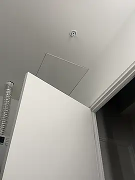 Snapshot of Your_Paris chatting on February 13, 10:00 am Your Paris online show from February 13, 10:00 am