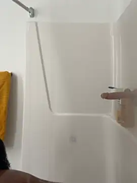 Snapshot of Your_Paris chatting on February 15, 5:15 am Your Paris online show from February 15, 5:15 am