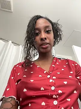 Snapshot of Your_Paris chatting on February 20, 8:38 am Your Paris online show from February 20, 8:38 am