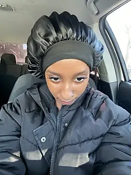 Snapshot of Your_Paris chatting on February 20, 8:42 pm Your Paris online show from February 20, 8:42 pm