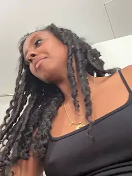 Your Paris online show from March 10, 3:00 am