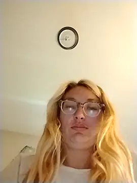 xWhoreAbleX Pika online show from April 13, 2:00 pm