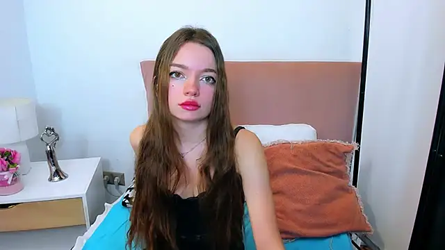 Snapshot of GraceLips chatting on February 22, 9:12 am GraceLips online show from February 22, 9:12 am