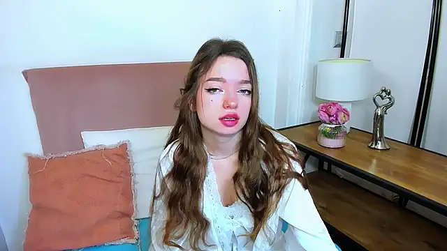 Snapshot of GraceLips chatting on March 4, 8:35 am GraceLips online show from March 4, 8:35 am