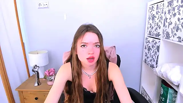 Snapshot of GraceLips chatting on March 19, 9:38 am GraceLips online show from March 19, 9:38 am