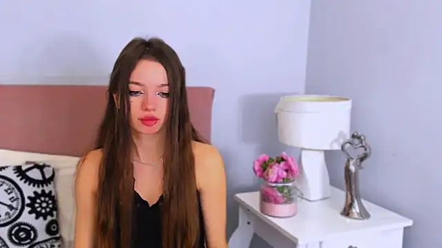 Snapshot of GraceLips chatting on October 19, 5:57 pm GraceLips online show from October 19, 5:57 pm