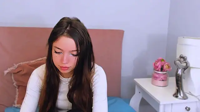 Snapshot of GraceLips chatting on October 20, 5:35 pm GraceLips online show from October 20, 5:35 pm