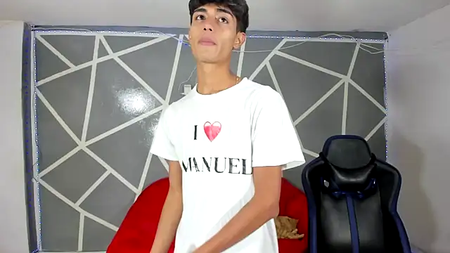 Snapshot of oliverhot2005 chatting on December 1, 9:04 pm oliverhot2005 online show from December 1, 9:04 pm