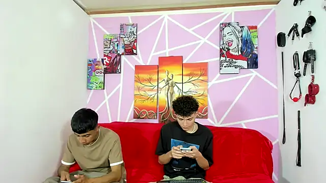 Snapshot of oliverhot2005 chatting on January 10, 8:48 pm oliverhot2005 online show from January 10, 8:48 pm