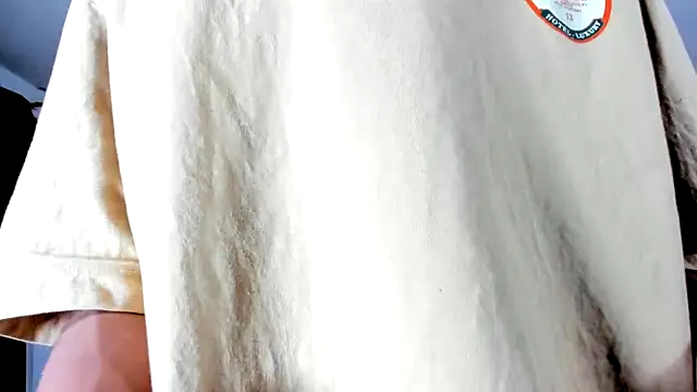 Snapshot of oliverhot2005 chatting on January 20, 7:46 pm oliverhot2005 online show from January 20, 7:46 pm