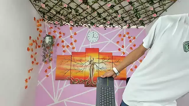 Snapshot of oliverhot2005 chatting on February 21, 5:20 pm oliverhot2005 online show from February 21, 5:20 pm