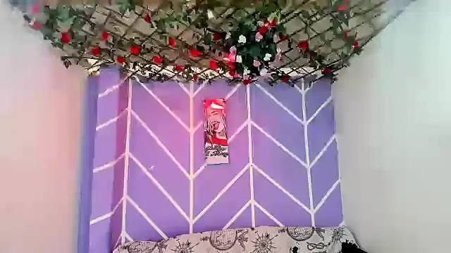 Snapshot of oliverhot2005 chatting on September 30, 8:03 pm oliverhot2005 online show from September 30, 8:03 pm