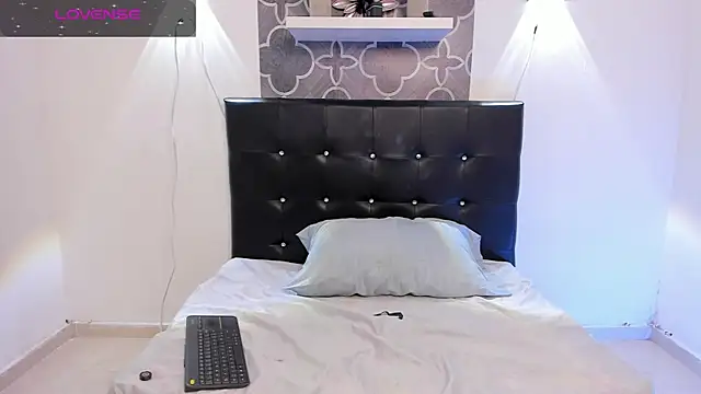 katybabyg online show from December 17, 12:44 pm