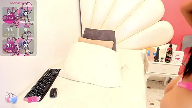 Vicky Freedom online show from March 16, 2:33 pm