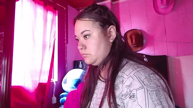 NikkiRous  online show from February 3, 2:11 pm