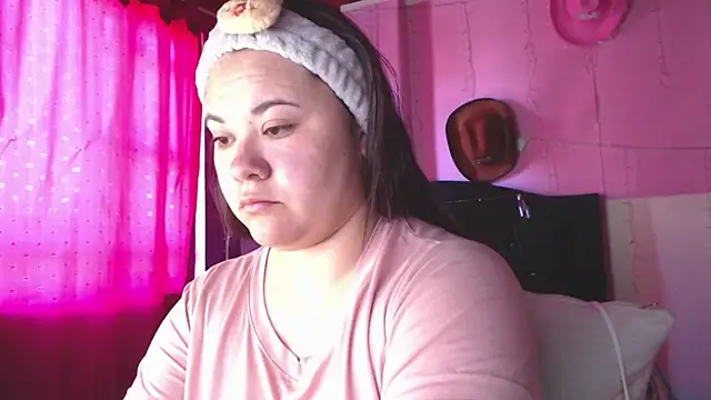 NikkiRous  online show from February 28, 12:28 pm