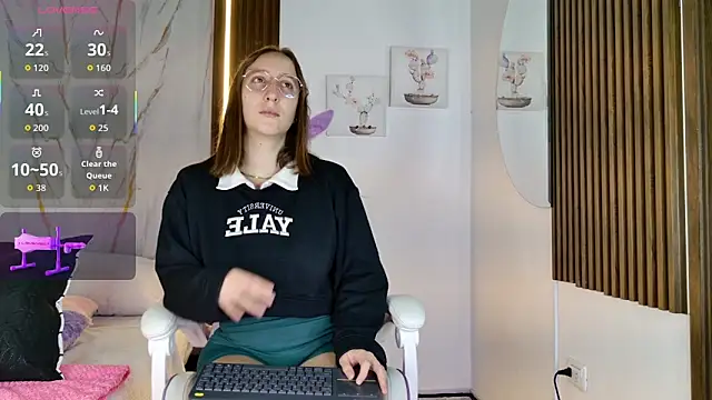 mia 099 online show from December 2, 7:20 pm