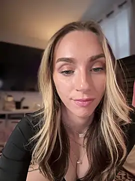 BrattyBae xo online show from January 15, 7:50 pm