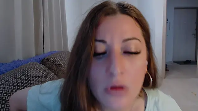 Snapshot of Helen_Adams_ chatting on July 20, 10:39 am Helen Adams online show from July 20, 10:39 am