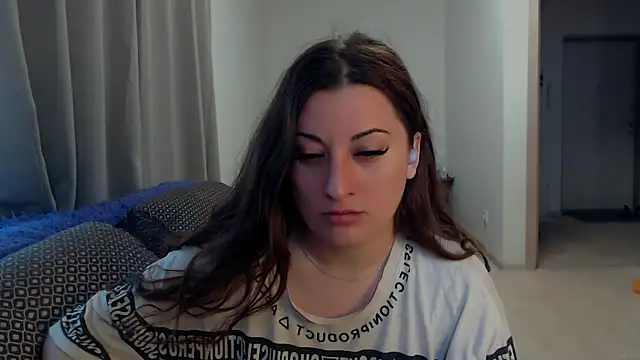 Snapshot of Helen_Adams_ chatting on July 21, 5:32 am Helen Adams online show from July 21, 5:32 am