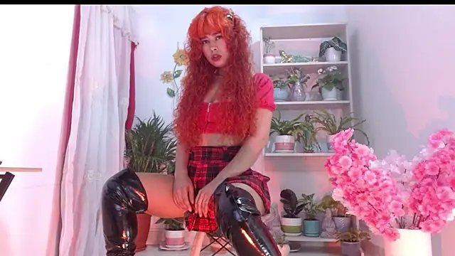 misspandora  online show from September 19, 1:12 pm