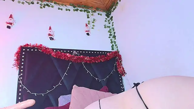 Zoe Curvy online show from December 17, 1:28 pm