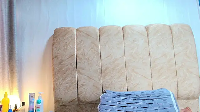 Zoe Curvy online show from January 14, 12:33 pm