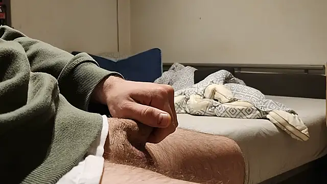 Snapshot of Alphapimmelchen chatting on October 12, 2:21 am Alphapimmelchen online show from October 12, 2:21 am