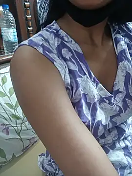 Yours-Bebo online show from July 16, 6:30 am
