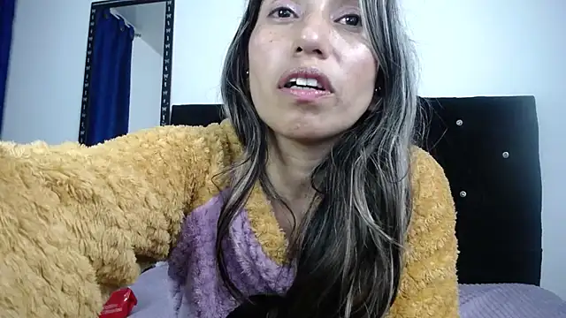 sweet skylove  online show from July 19, 1:20 am