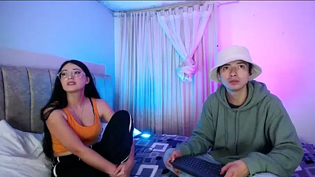 Snapshot of Pinkandyellowpokemon chatting on March 25, 12:27 am Pinkandyellowpokemon online show from March 25, 12:27 am