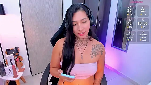 LouaneBourVip online show from December 14, 11:42 pm