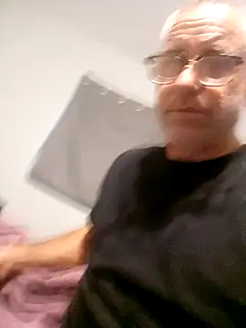 Pcsammy73 online show from March 6, 4:58 pm