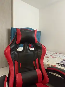 Leonarrrd 01 online show from March 13, 8:37 pm