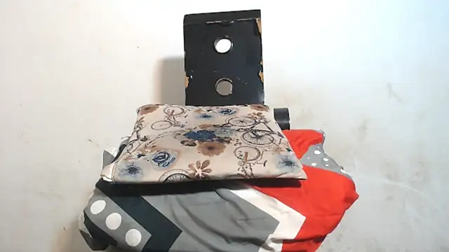 Snapshot of Amazing12inch chatting on January 16, 10:55 pm Amazing12inch online show from January 16, 10:55 pm