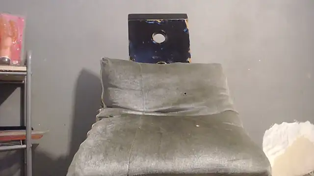 Snapshot of Amazing12inch chatting on October 26, 1:22 am Amazing12inch online show from October 26, 1:22 am