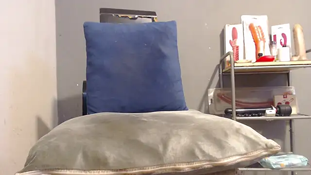 Snapshot of Amazing12inch chatting on January 17, 11:08 pm Amazing12inch online show from January 17, 11:08 pm