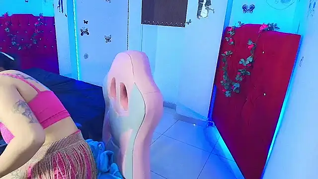 miahernadez303av online show from September 12, 2:22 am