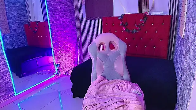 miahernadez303av online show from November 27, 3:41 am