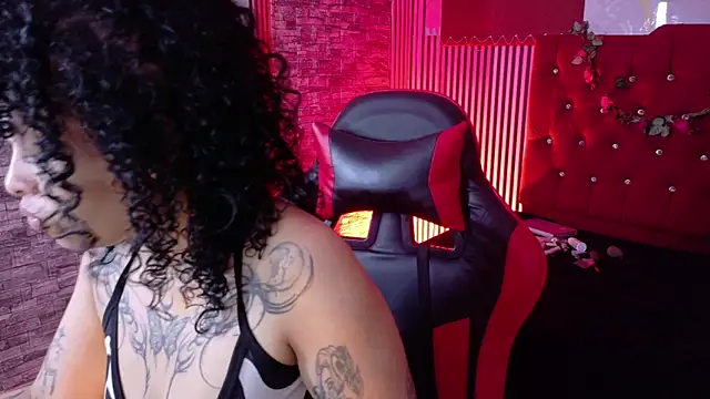 miahernadez303av online show from June 30, 3:40 am