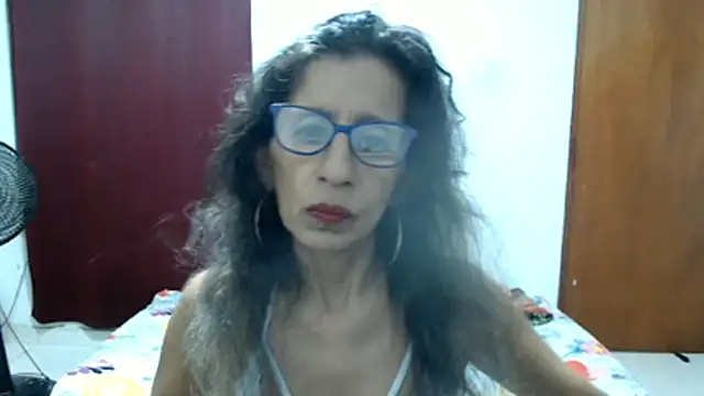 luz stella online show from June 14, 3:30 am