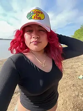 Snapshot of funnynessa69 chatting on April 8, 10:21 pm funnynessa69 online show from April 8, 10:21 pm