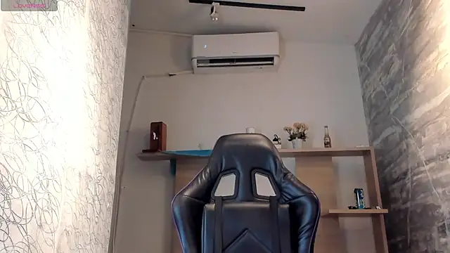 EdwardRoss  online show from July 21, 7:49 pm