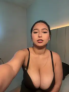 RexxaYBlade online show from March 14, 3:28 pm